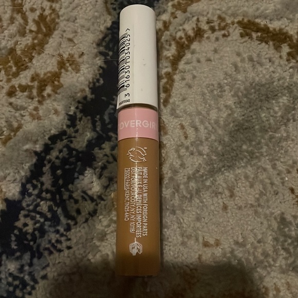NWT Covergirl Hydrating Concealer 420 Deep 5/$18 Sale - Picture 2 of 3